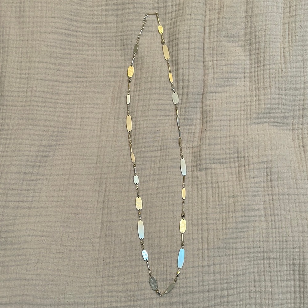 Kendra Scott necklace